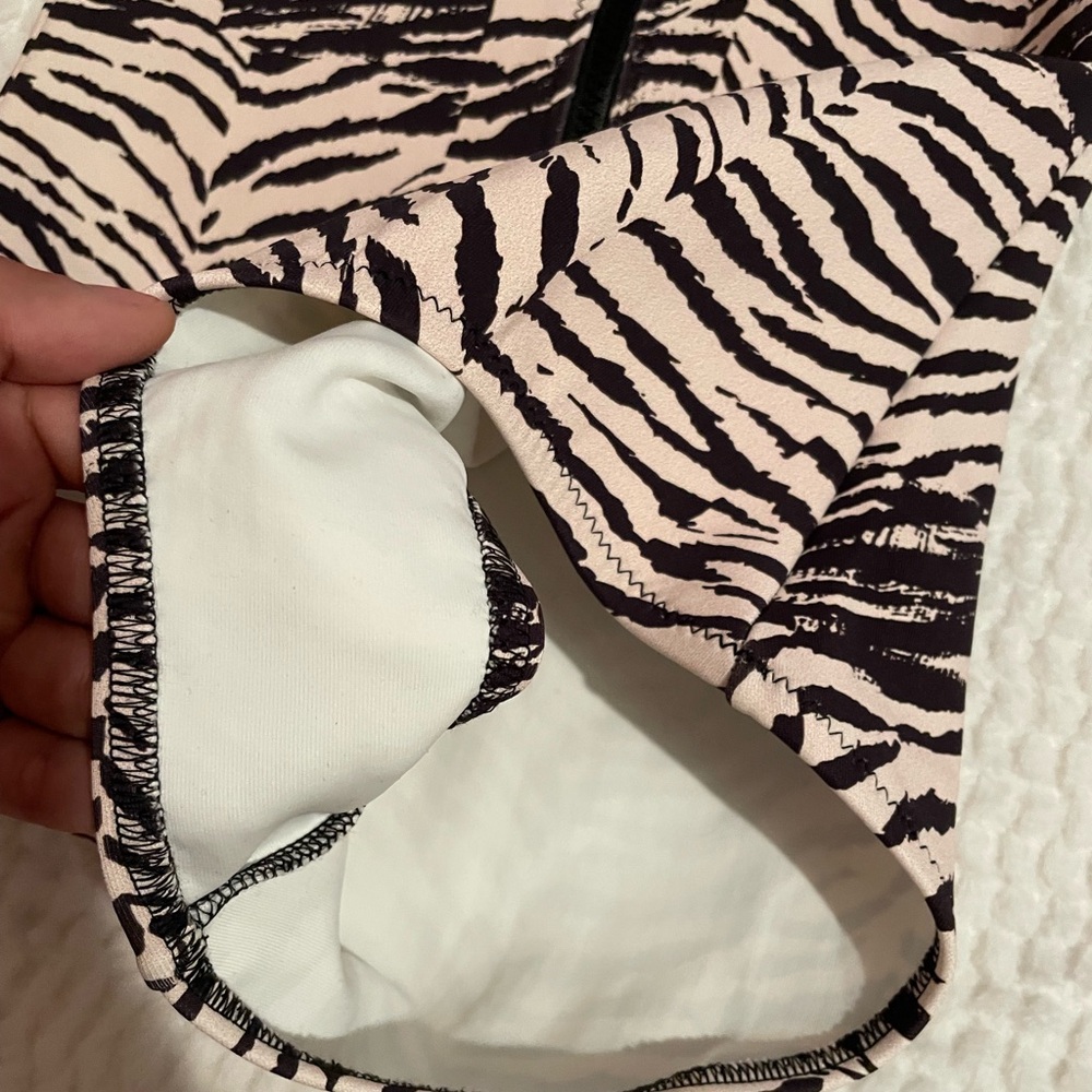 WET Swimwear | Eliana Long Sleeve Swim in Zebra | One Piece Swimsuit | NWT - Picture 14 of 16